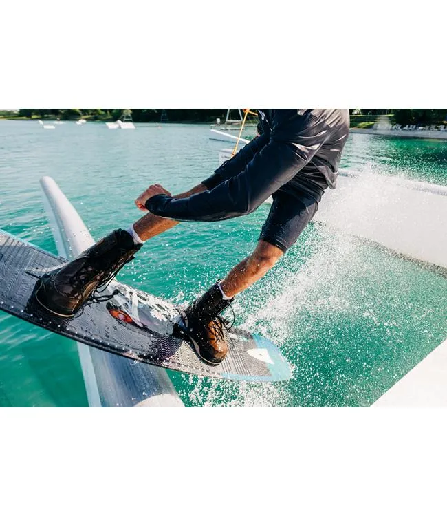 Liquid Force Illusion Wakeboard Package with Pulse Boots (2023)