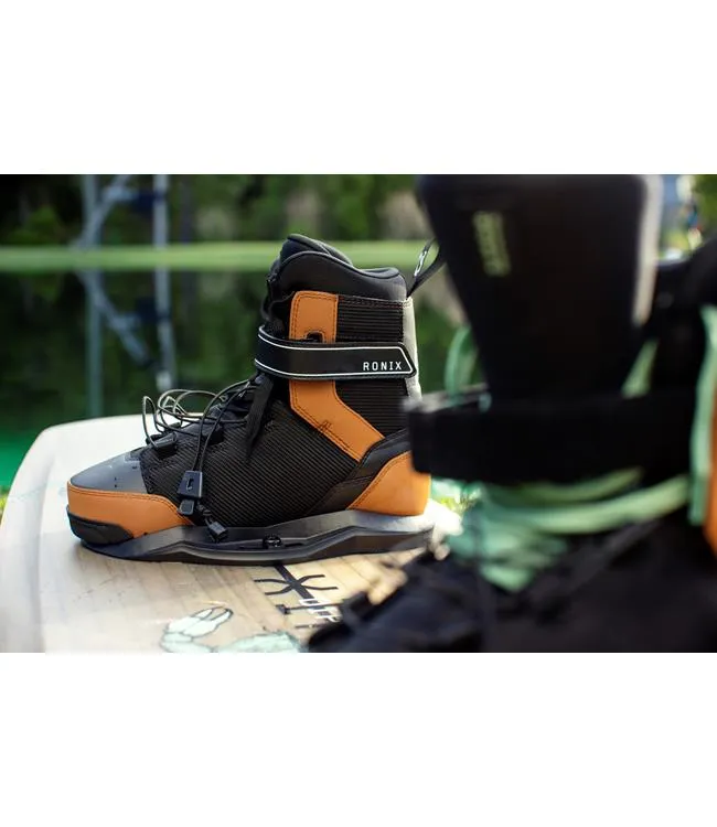 Ronix Diplomat Wakeboard Package with Diplomat Boots  (2025)